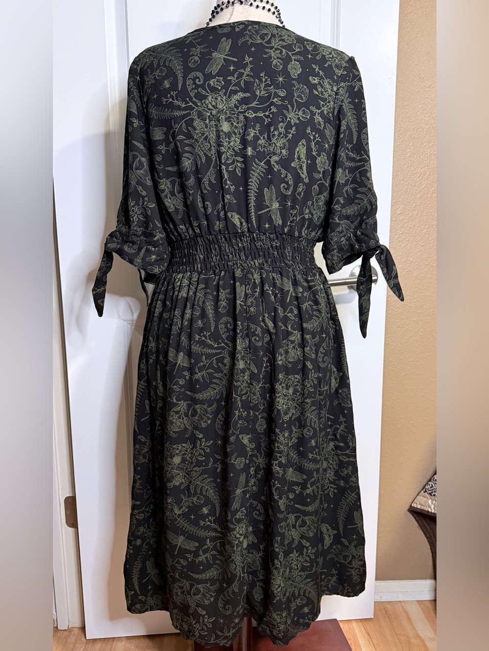 NWT Midnight Hour Women’s L Goth witchy botanical print V-neck Midi Dress - Picture 2 of 12
